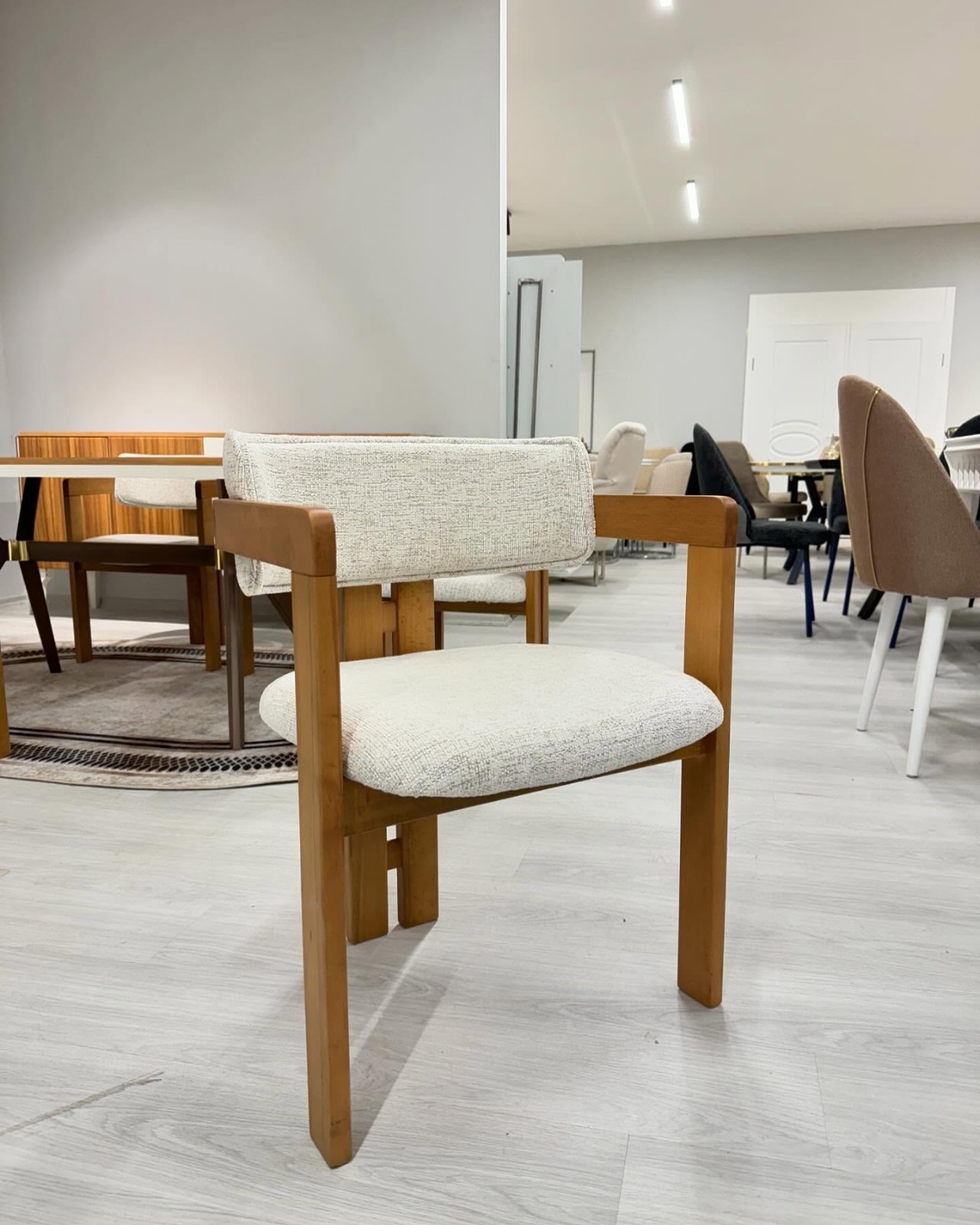 Image de Chaise de Salle à Manger Boucle Curvée - Unbranded