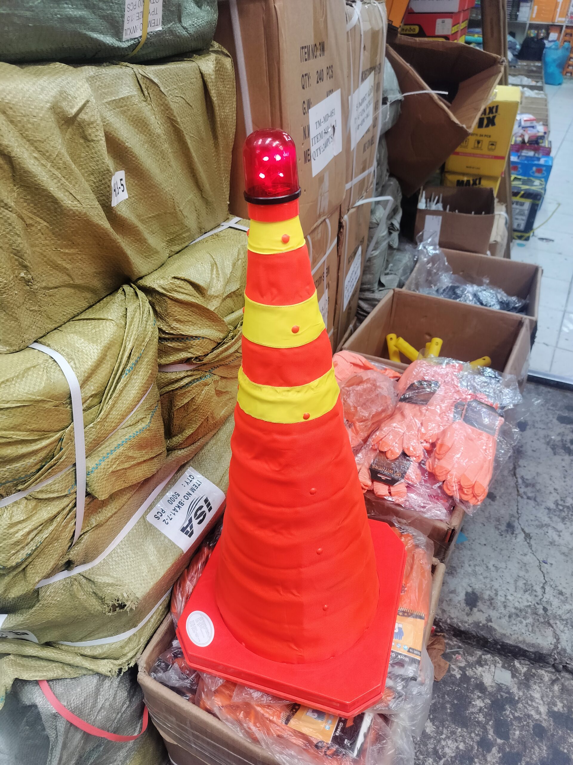 Image de Cônes de Signalisation Pliables Avec LED مخاريط مرورية قابلة للطي - Unbranded