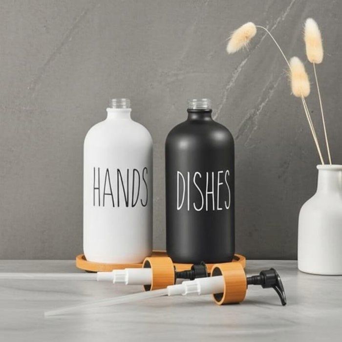 Image de Ensemble de 2 distributeurs savon mains &amp; liquide vaisselle – Verre mat blanc &amp; noir, pompes bambou et plateau en bois - Unbranded