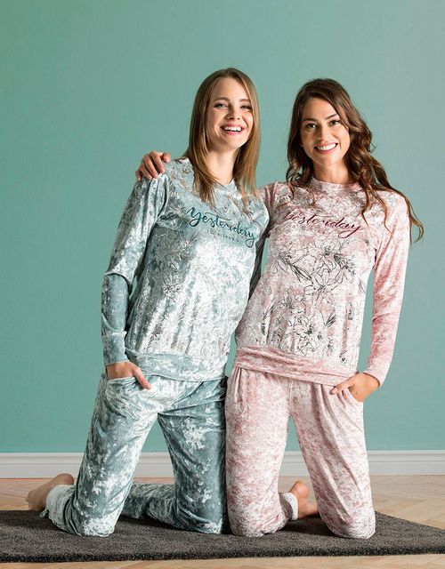 Image de Ensemble de pyjama velours pour femmes – Poleren. - Unbranded