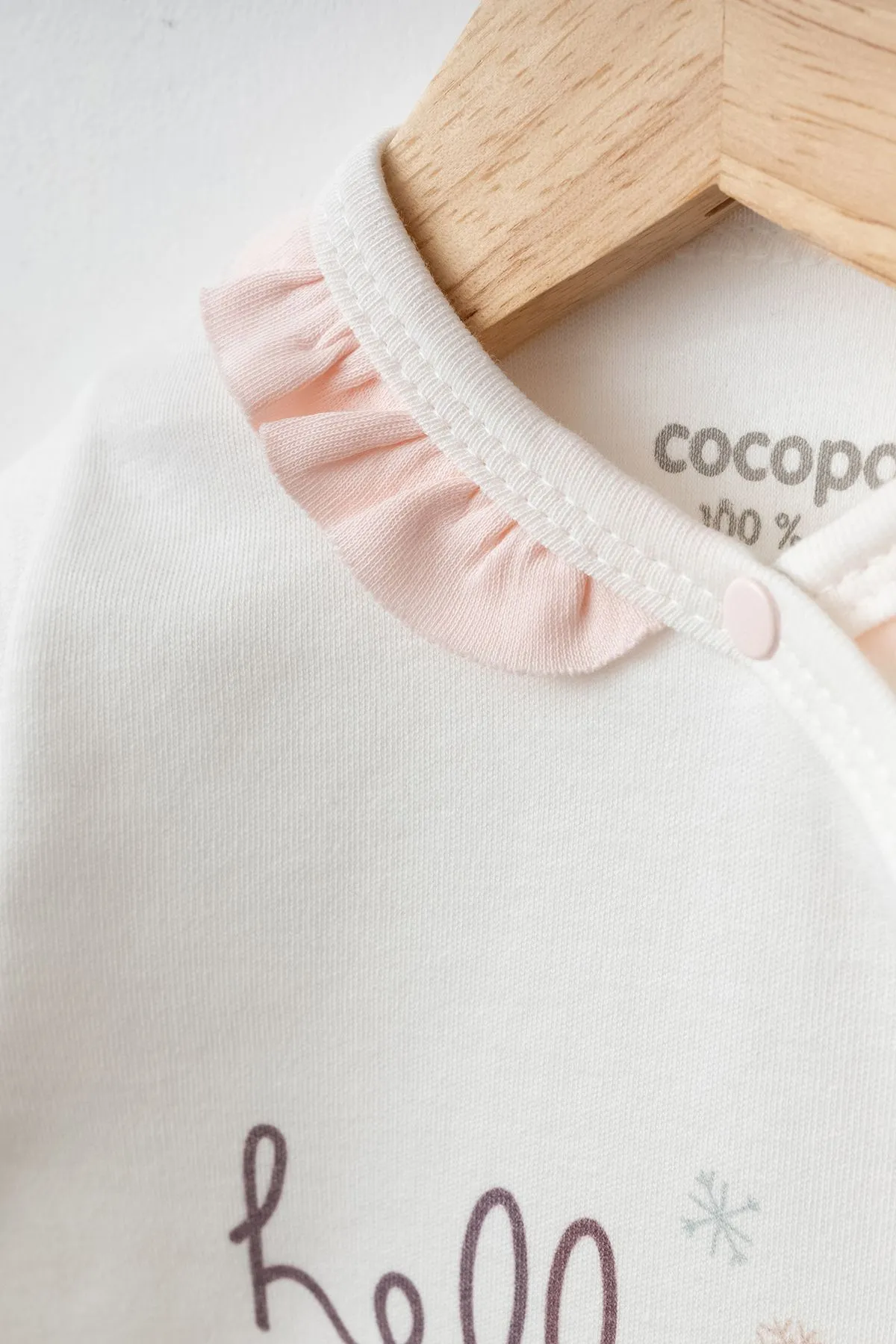 Image de Grenouillère douce 100% Coton – Poche, Volants et Bonnet Assorti - Unbranded