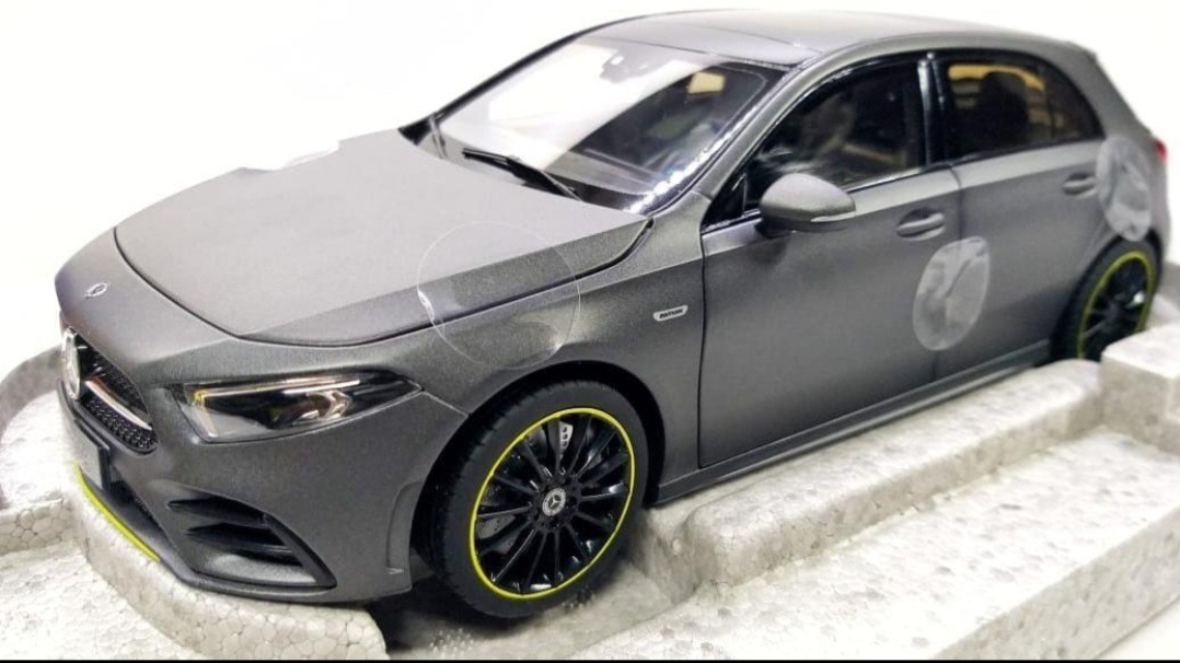 Image de Miniature voiture de collection MERCEDES-BENZ norev Échelle 1/18 - Unbranded