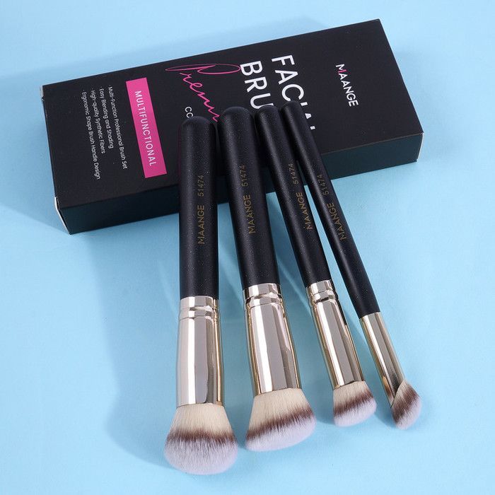 Image de Pinceaux de maquillage - MAANGE - Set de 4 - Poignée en bois - Fibres synthétiques - Doux et portable - Unbranded