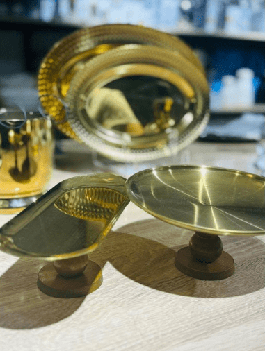 Image de Plat de présentation -à gâteaux -en acier inoxidable-a pied en bambou 23/9.5/9cm - Unbranded