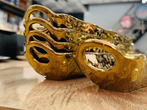 Image de Présentoir -Plat rectangulaire de présentation en porcelaine plaqué Couleur doré 37/8.5cm - Unbranded