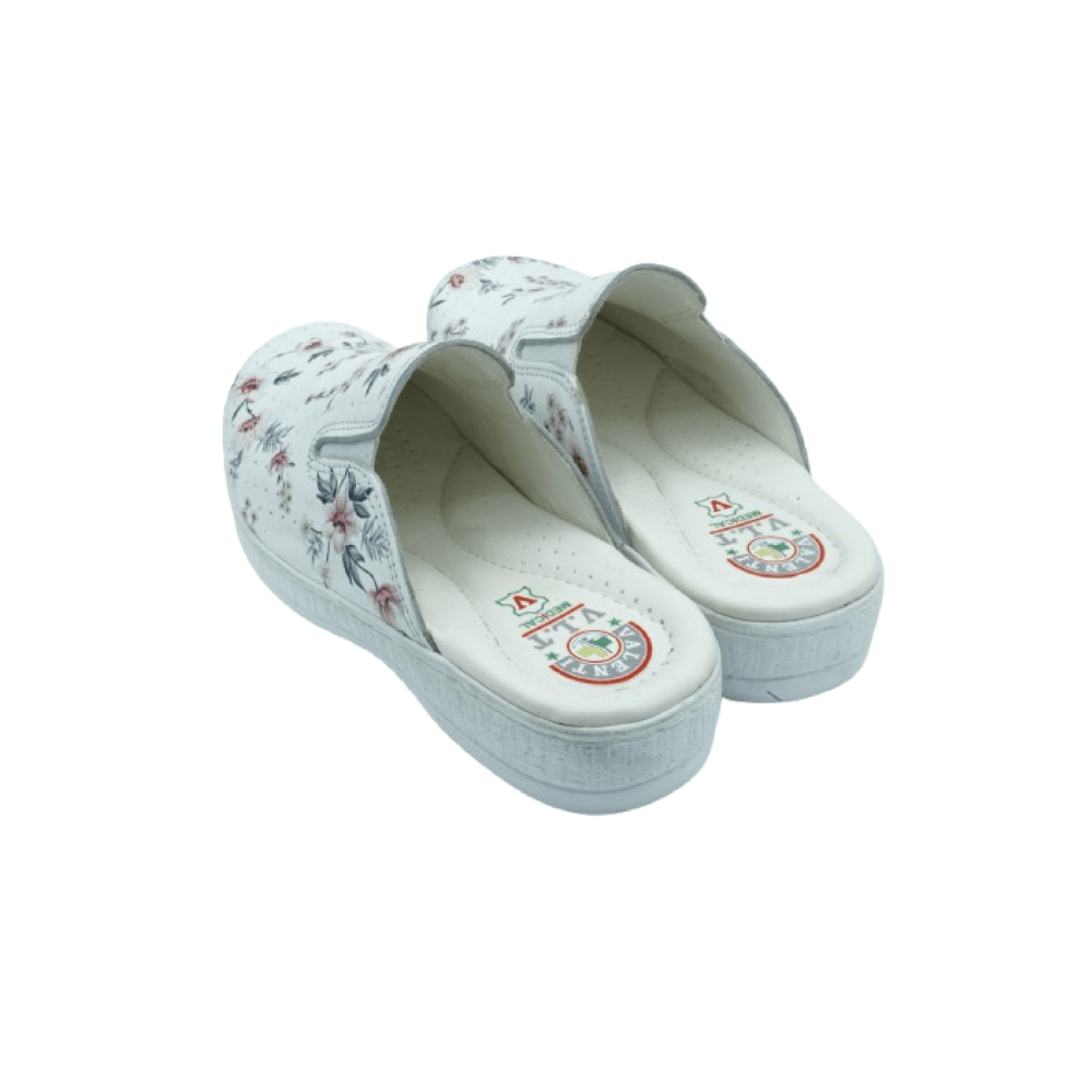 Image de Sabots Médical en Blanc A Motif Fleure - Unbranded