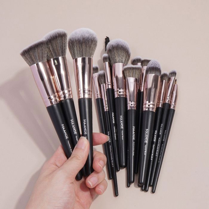 Image de Set de pinceaux de maquillage - Maange - 18 pièces - Rose gold - Inclus : 5 éponges - Sac de transport - Unbranded