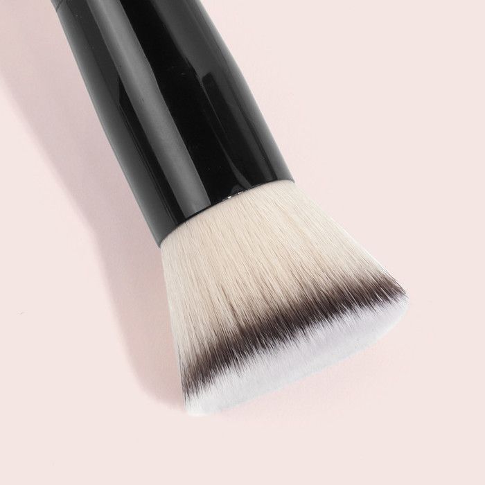 Image de Single foundation brush-coffee handle black tube - Unbranded