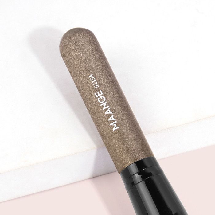 Image de Single foundation brush-coffee handle black tube - Unbranded