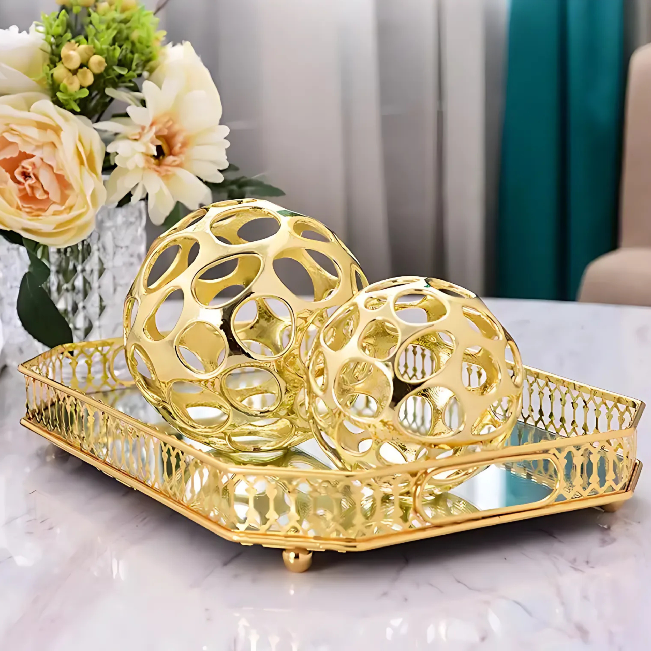 Image de Statue Ajourée en Boule Dorée - Unbranded