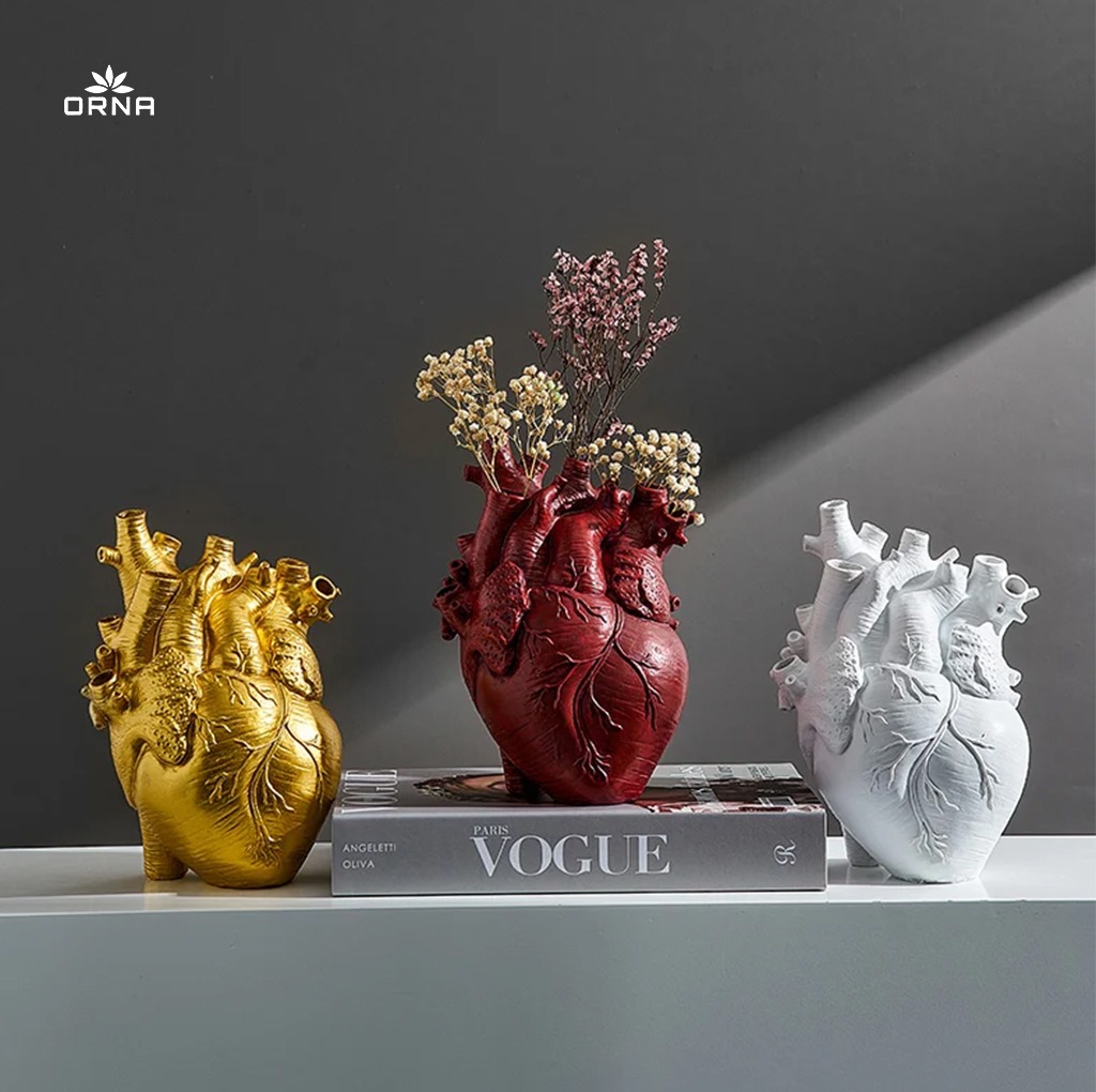 Image de Vase en Forme de Cœur