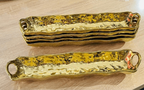 Image de Présentoir -Plat rectangulaire de présentation en porcelaine plaqué Couleur doré 37/8.5cm - Unbranded